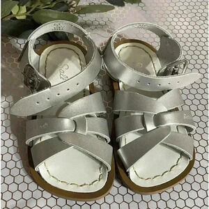 🆕NWOB Silver SALTWATER Sandals Size 7